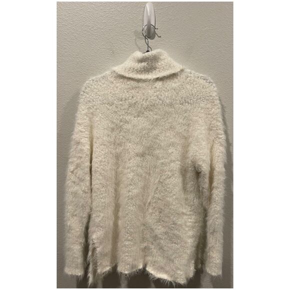 OFFLINE AERIE White Fuzzy Eyelash Turtleneck Pullover Sweater - Picture 5 of 5